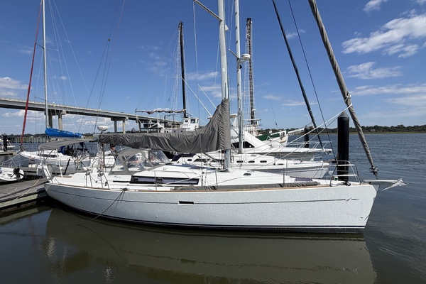 Island Flyer 40ft Wauquiez Yacht For Sale