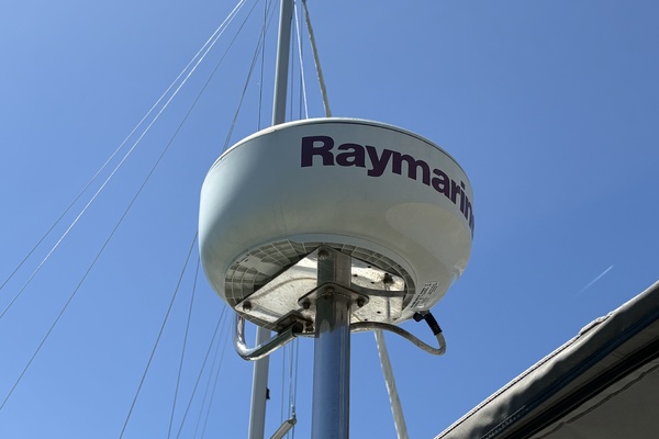 Radar mast