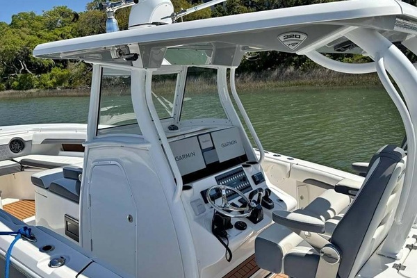 Adventure 32ft Tidewater Yacht For Sale