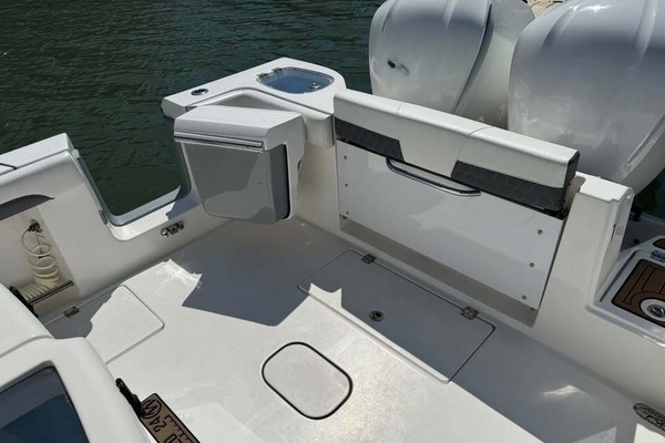 Adventure 32ft Tidewater Yacht For Sale