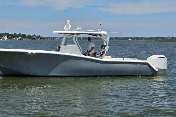 32-ft-Tidewater-2018-320 CC-Adventure Hilton Head Island South Carolina United States  yacht for sale