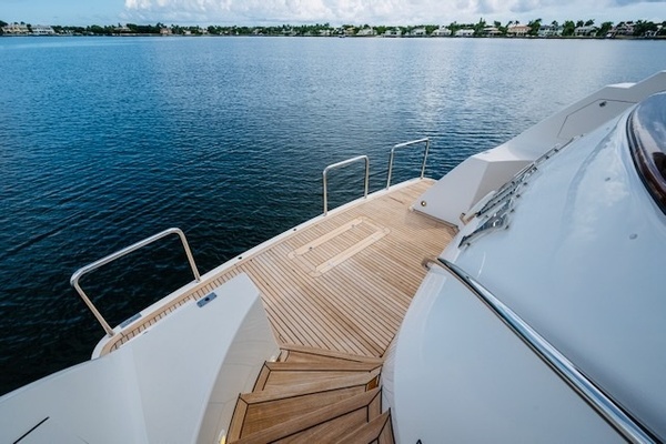 2006Westport 112 ft W112   LILA CUY