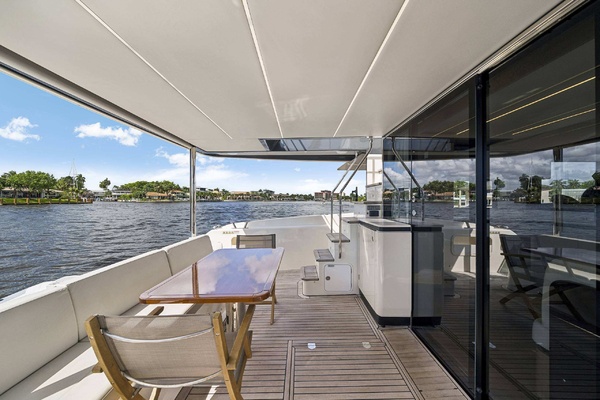 58ft Absolute Yacht For Sale