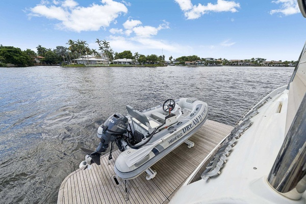 58ft Absolute Yacht For Sale