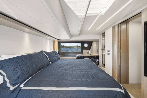 58ft Absolute Yacht For Sale