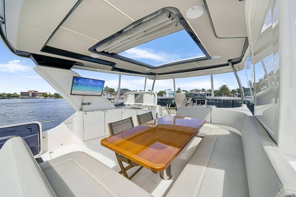 58ft Absolute Yacht For Sale