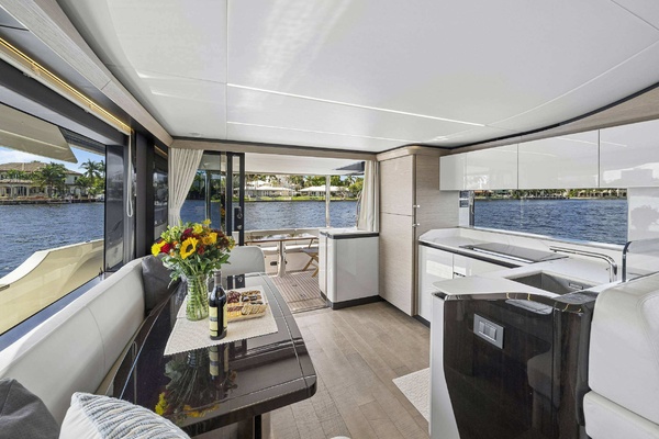 58ft Absolute Yacht For Sale