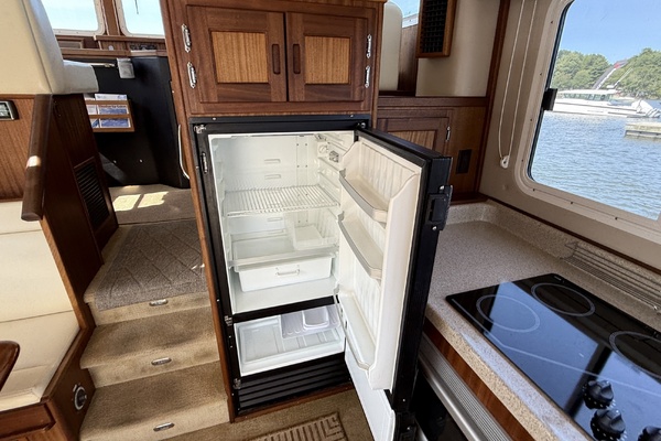 Reliant 36ft American Tug Yacht For Sale