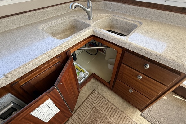 Reliant 36ft American Tug Yacht For Sale