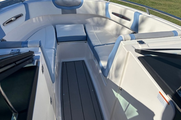 24ft Chaparral Yacht For Sale