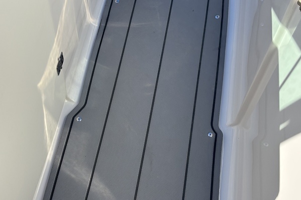24ft Chaparral Yacht For Sale