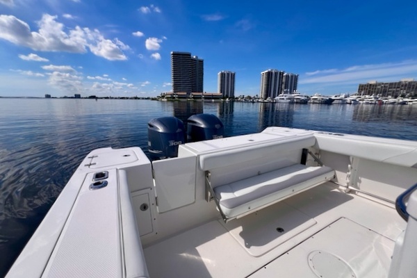 32ft Edgewater Yacht For Sale