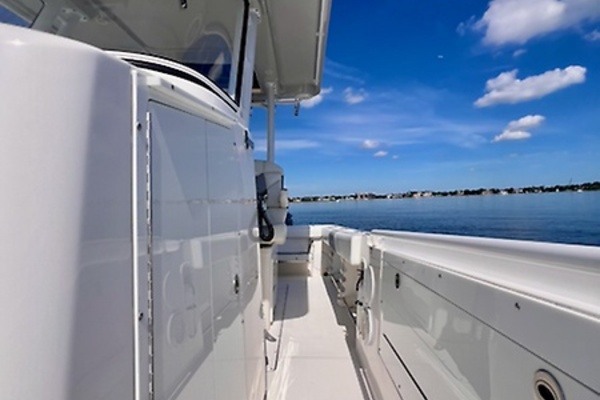32ft Edgewater Yacht For Sale