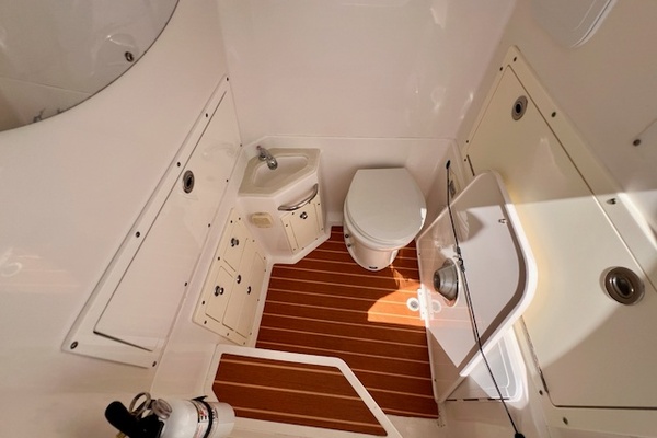 32ft Edgewater Yacht For Sale