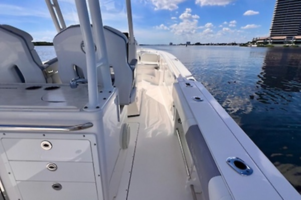 32ft Edgewater Yacht For Sale