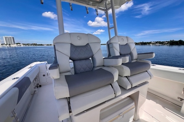 32ft Edgewater Yacht For Sale
