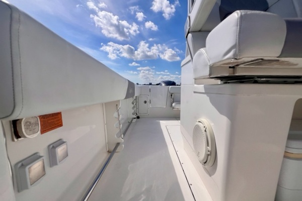 32ft Edgewater Yacht For Sale