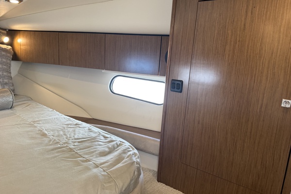 35ft Cruisers Yachts Yacht For Sale