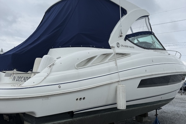 35ft Cruisers Yachts Yacht For Sale