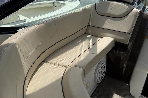 35ft Cruisers Yachts Yacht For Sale