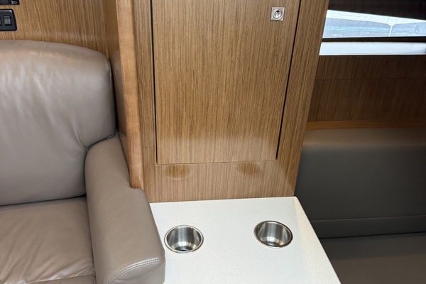 35ft Cruisers Yachts Yacht For Sale