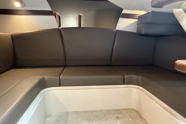35ft Cruisers Yachts Yacht For Sale
