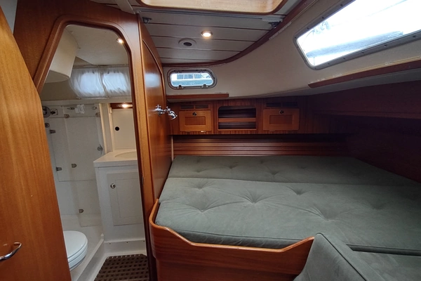 Hallberg-Rassy 43 Yacht For Sale
