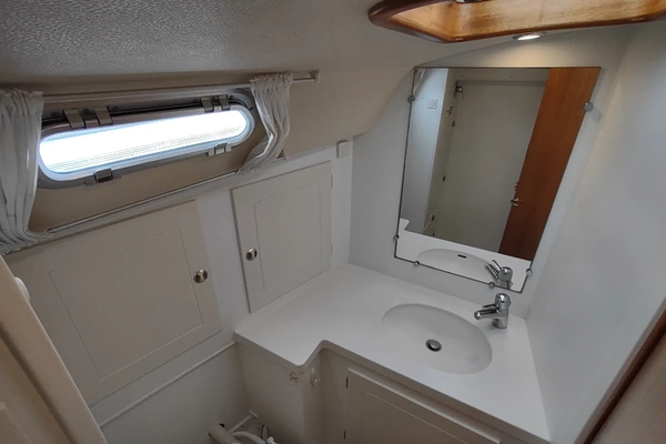 Hallberg-Rassy 43 Yacht For Sale