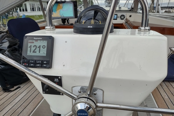 Hallberg-Rassy 43 Yacht For Sale