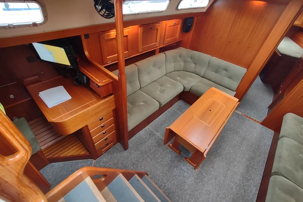 Hallberg-Rassy 43 Yacht For Sale