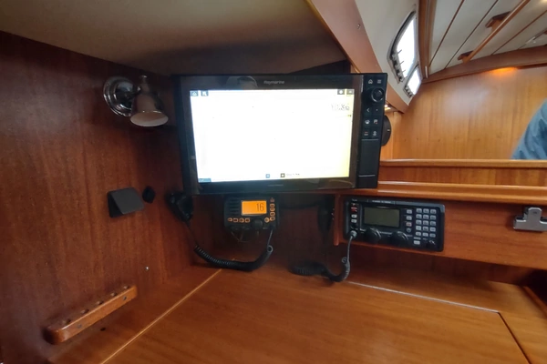 Hallberg-Rassy 43 Yacht For Sale