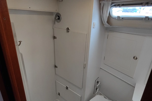 Hallberg-Rassy 43 Yacht For Sale