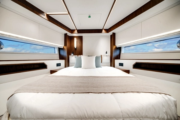 Azimut Fly 72 Yacht For Sale