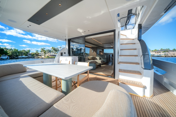 2025Azimut 72 ft Fly 72