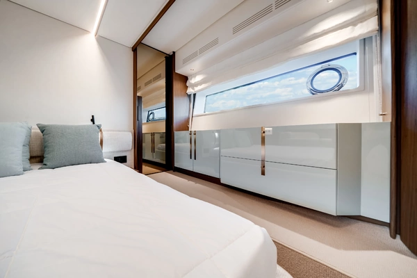 Azimut Fly 72 Yacht For Sale