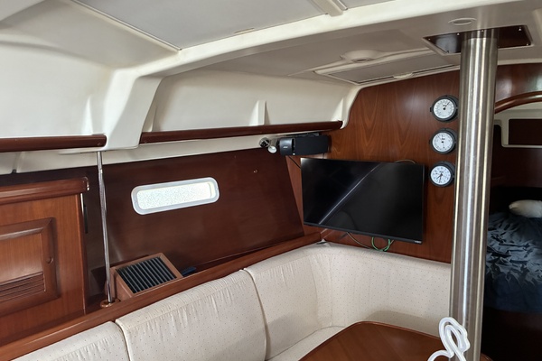 LunaYSol 37ft Beneteau Yacht For Sale