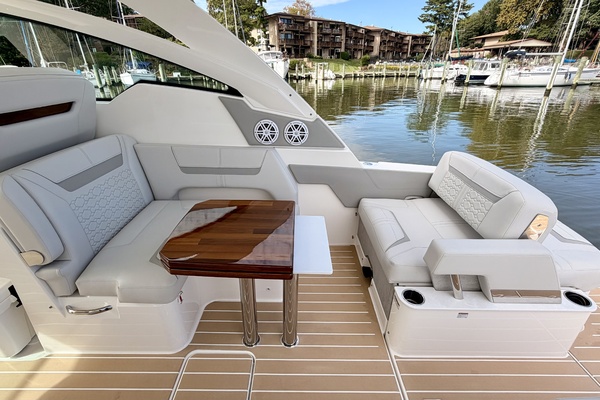 34ft Tiara Yachts Yacht For Sale