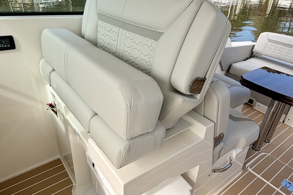34ft Tiara Yachts Yacht For Sale