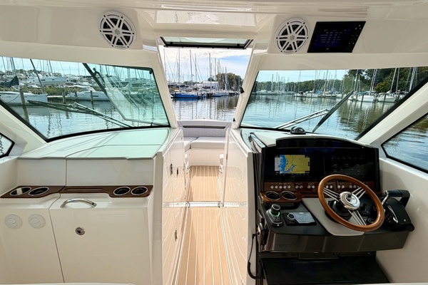 34ft Tiara Yachts Yacht For Sale