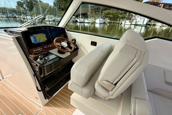 34ft Tiara Yachts Yacht For Sale