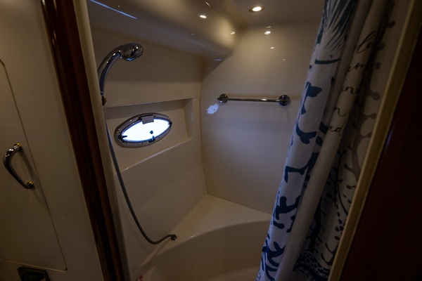 53ft Carver Yacht For Sale