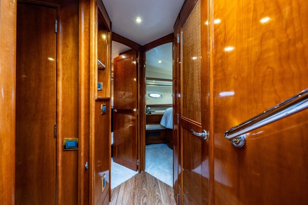 53ft Carver Yacht For Sale