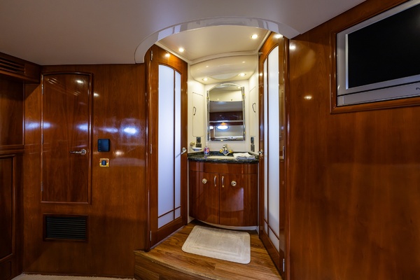 53ft Carver Yacht For Sale