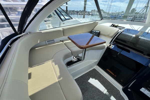 38ft Pursuit Yacht For Sale