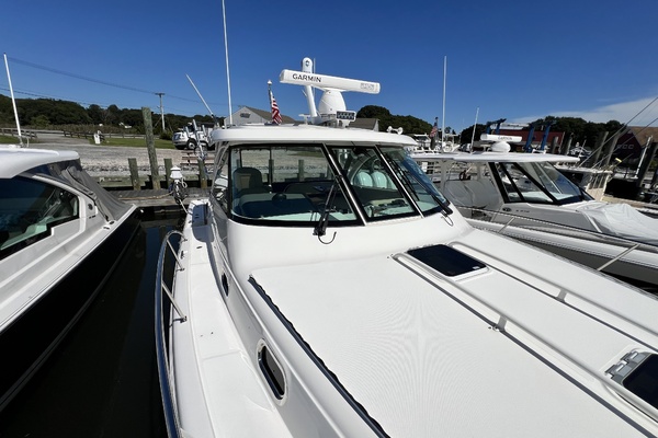 38ft Pursuit Yacht For Sale