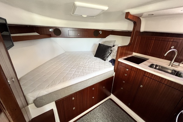 38ft Pursuit Yacht For Sale
