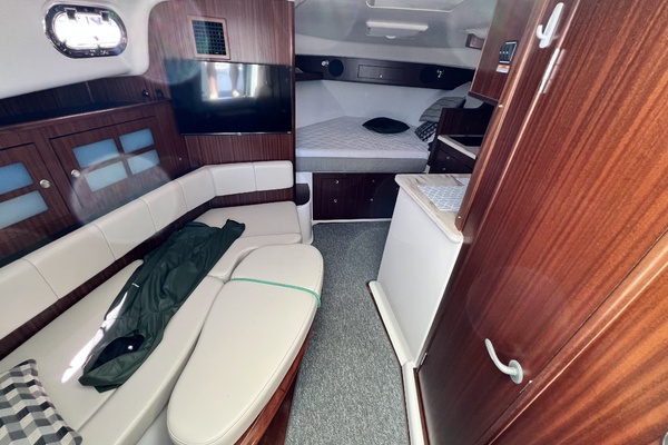 38ft Pursuit Yacht For Sale