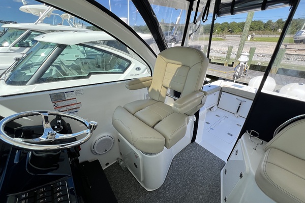 38ft Pursuit Yacht For Sale