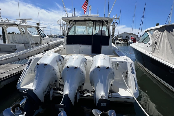 Pursuit 385 Offshore Yacht For Sale