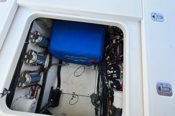 38ft Pursuit Yacht For Sale